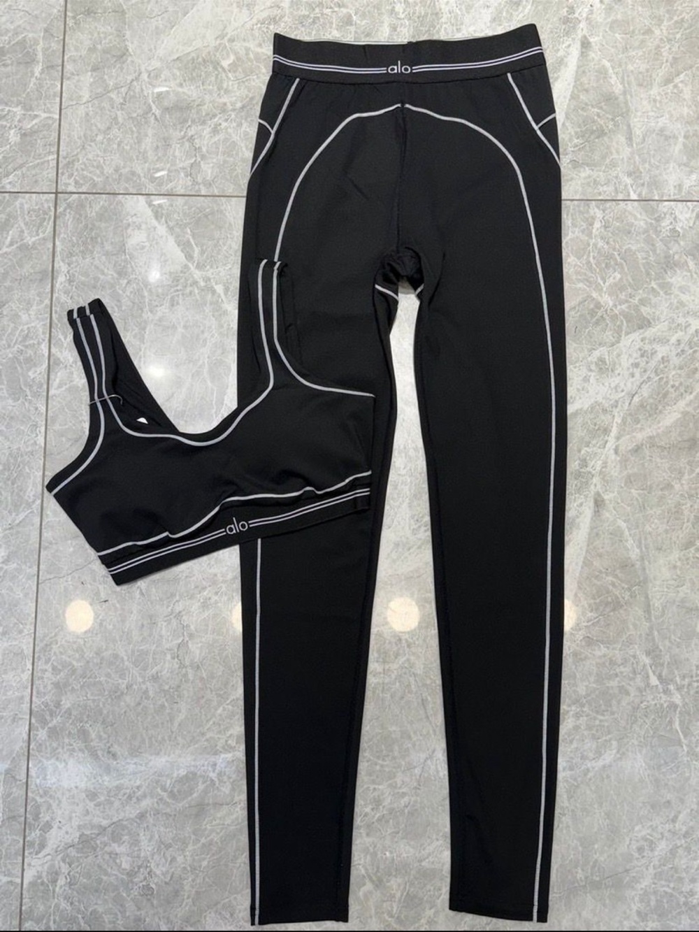 ALO Yoga Black Leggings with White Contrast Piping
